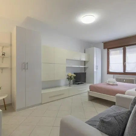 Easy - Flat In Mestre 아파트