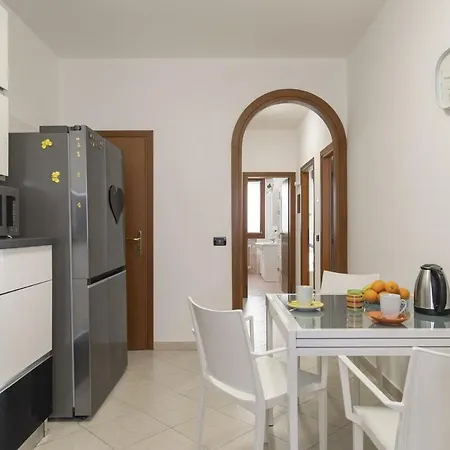아파트 Easy - Flat In Mestre *